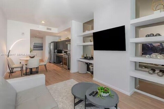 Photo - 398 NE 5th St Unidad 398 NE 5th St  3511