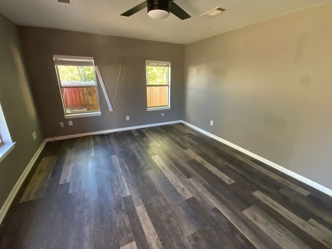 Photo - 111 E Pine St