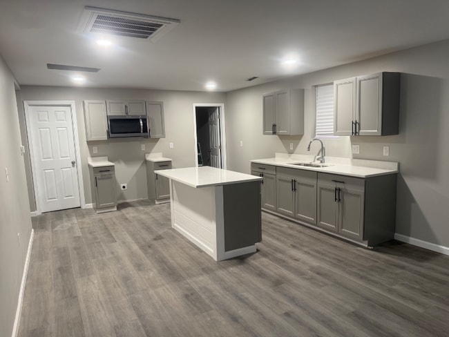 Photo - 3568 3rd Ave