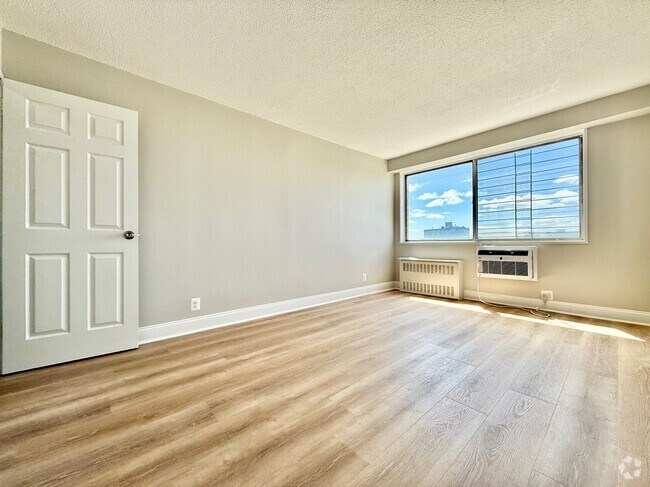 Building Photo - 40 E Sidney Ave Rental