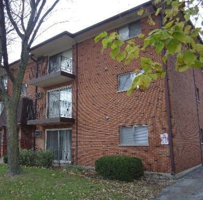 Building Photo - 6360 Washington St Unit 2B
