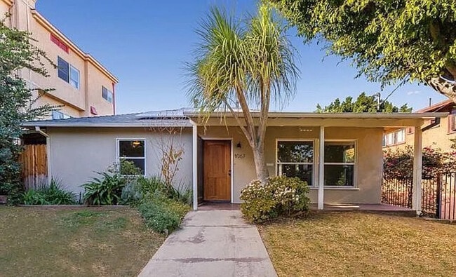 Photo - 1067 Sanborn Ave Casa