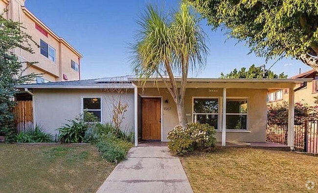 Building Photo - 1067 Sanborn Ave Rental
