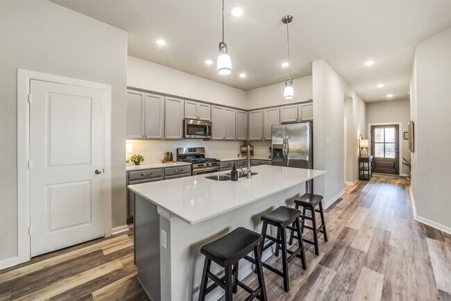 Photo - 10047 Napier Dr