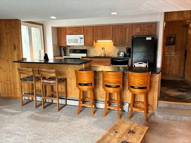 Building Photo - Monthly Rental- Gold Camp #46