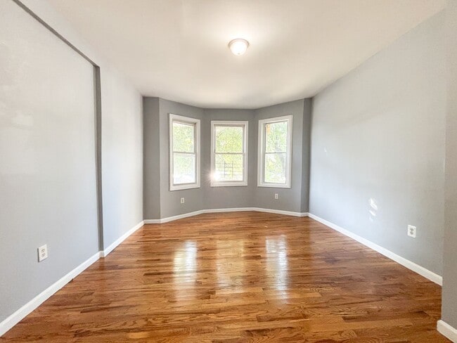 144 Johnson Ave Unit 1