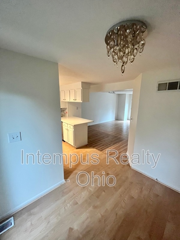 Photo - 2071 Stratford Ct