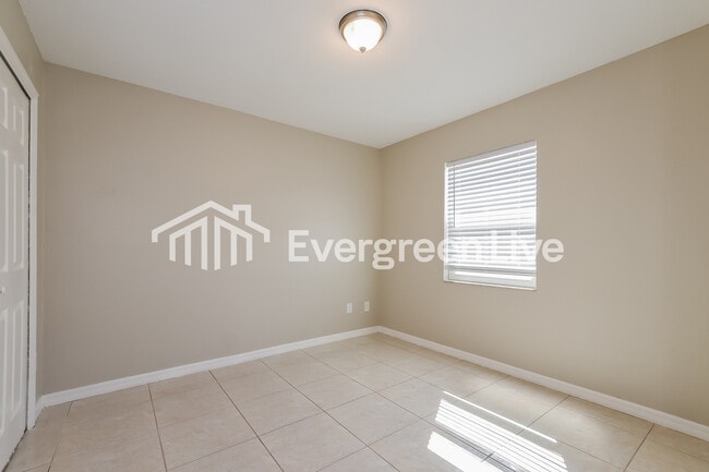 Photo - 4058 Spoonbill Ave