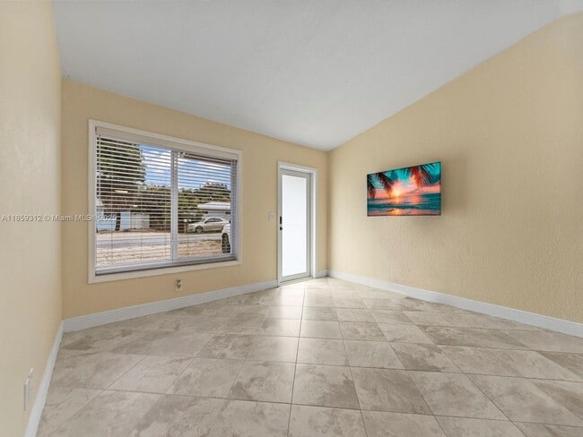 Photo - 42 Bonefish Ave