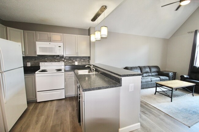 Photo - 1348 Hunters Rd