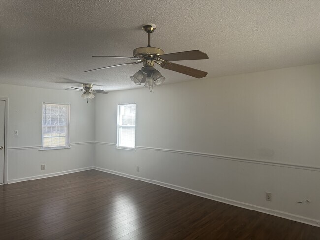 Photo - 218 Donavon Dr