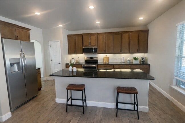 Building Photo - 3670 Macintosh Way