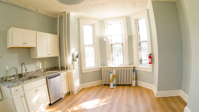1204 John St Unit 2