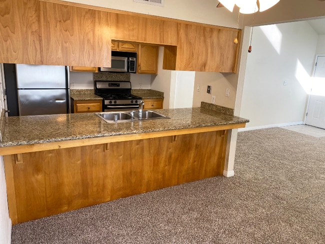 Photo - 500 White Ln