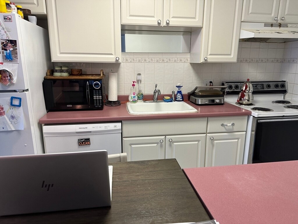 Photo - 700 Governors Dr Unit 17