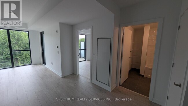 Photo - 740 Whitlock Ave Unité 317