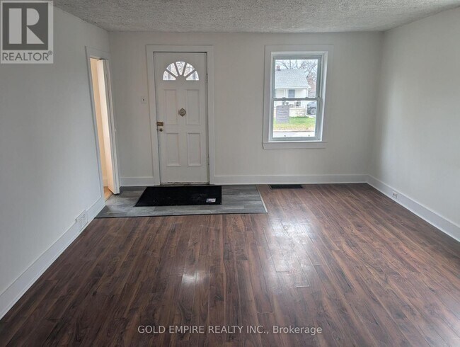 Photo - 317 Maxwell St