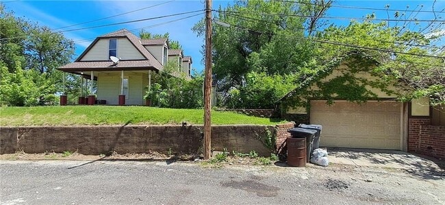 Photo - 1324 Messanie St