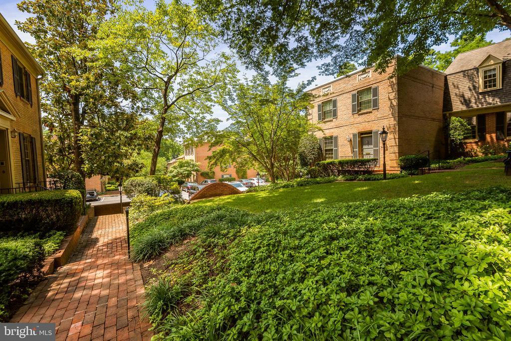 Photo - 5139 Westbard Ave