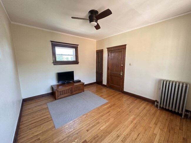 Photo - 4824 Hutchinson Unit 4828 #2W