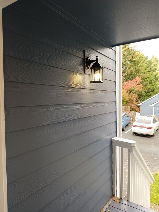 Photo - 3bed 2.5 bath Silverdale Rejuvinated Townhouse