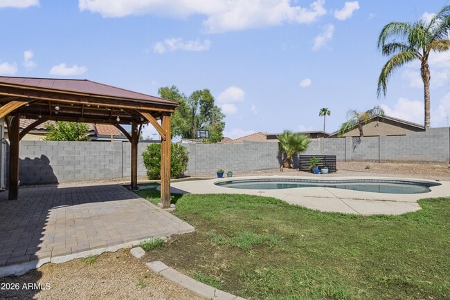 10538 W Foothill Dr