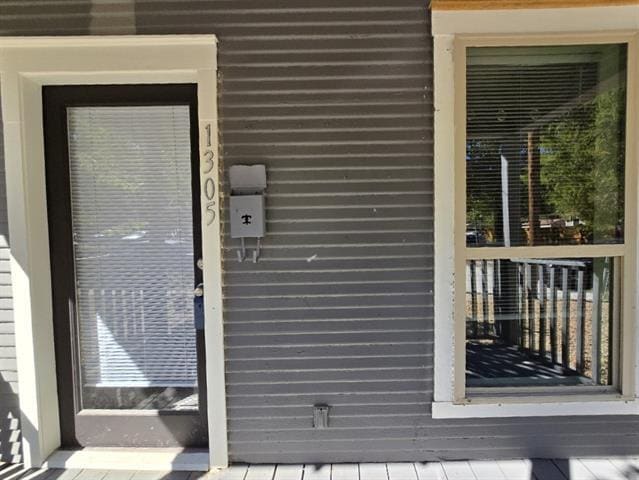 Photo - 1305 Lotus St