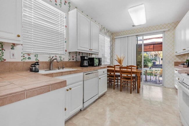 Photo - CHARMING 2 BEDROOM & 2 BATHROOM DUET! LOVE...