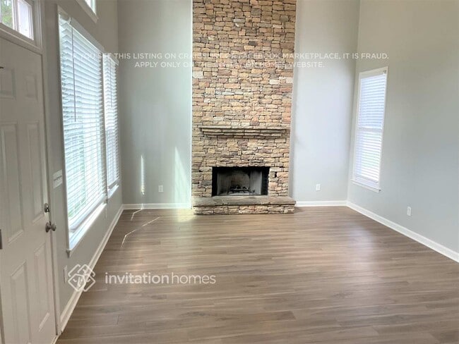 Photo - 2071 Fairmont Run