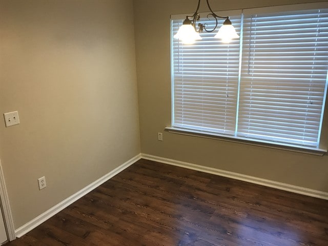 Photo - 434 Roberts Way