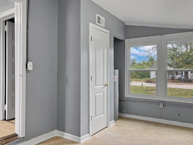 Photo - 2002 Shirley Ave