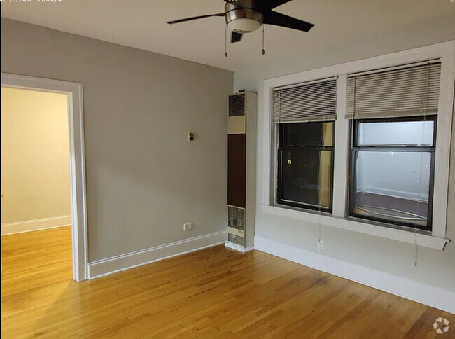 Building Photo - 3354 N Broadway St Unit 2R Rental