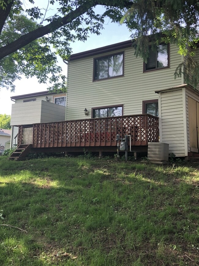 Photo - Three Bedroom, one-and-a-half-bathroom Townhome in NW Rochester MN