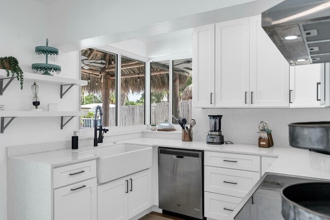 Building Photo - 2233 SE 15th St