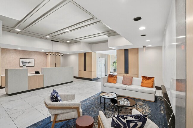 Center Place - Lobby - Center Place