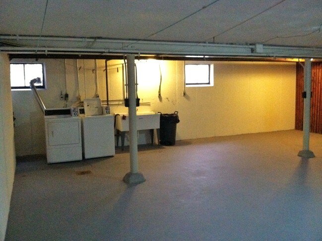 Laundry Facilities - The Reserves at Woodford