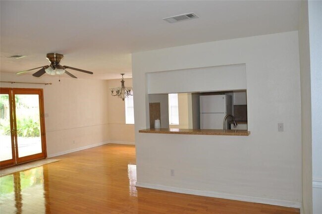 Photo - 5519 Caversham Dr
