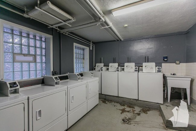 Photo - 3831 N Fremont St Unidad 109