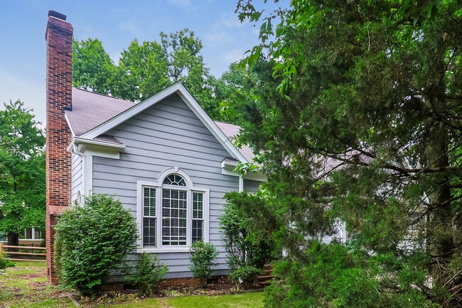 Building Photo - 7207 Glen Brook Ln