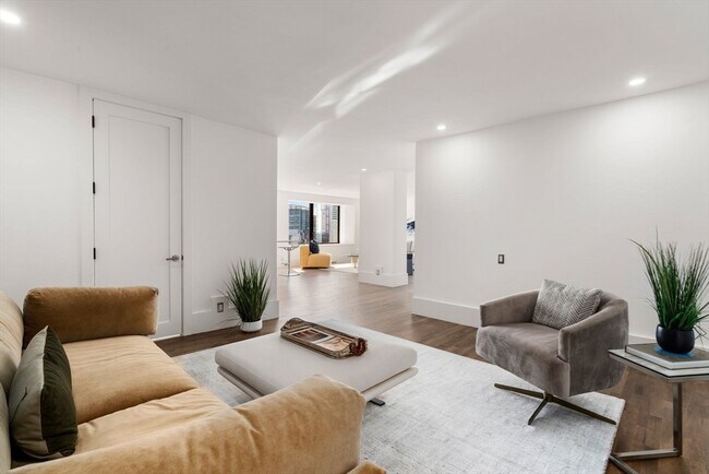 Photo - 85 E India Row Unidad 41 AB