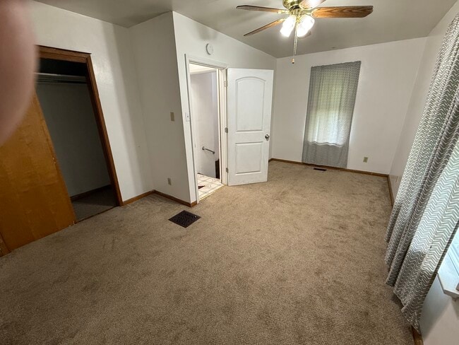 Master bedroom - 2937 Iowa St