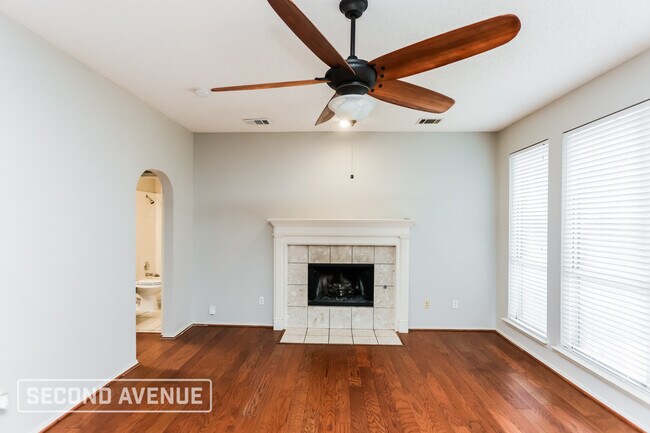 Photo - 1301 Clear Creek Dr