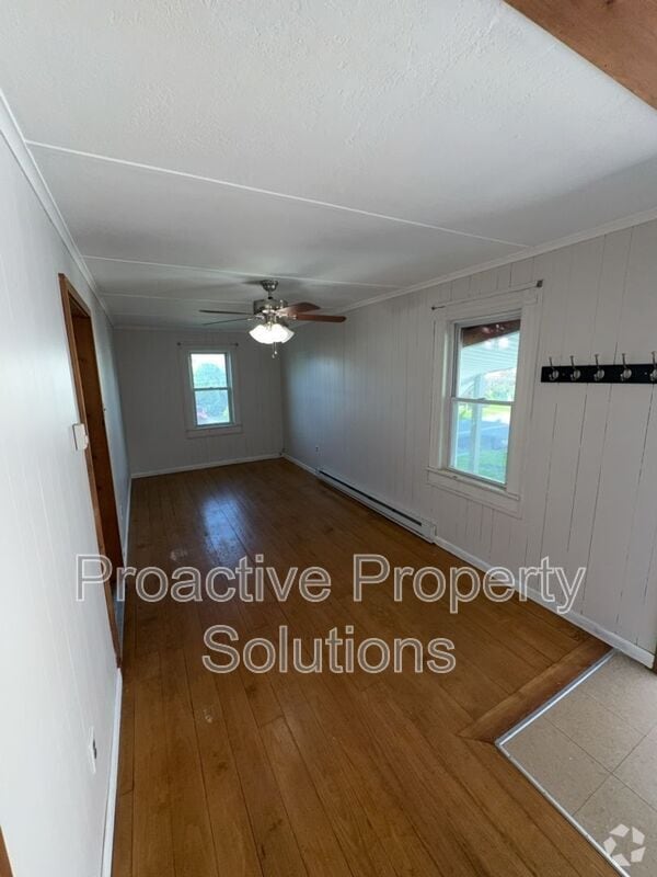 Building Photo - 1000 Church St Unit 2nd Floor Rental