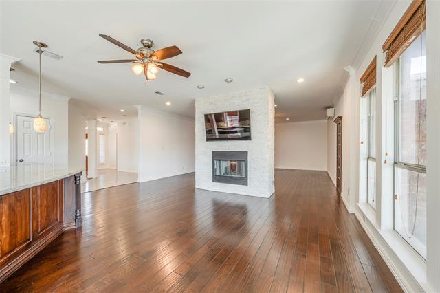 Photo - 917 Crestview Dr