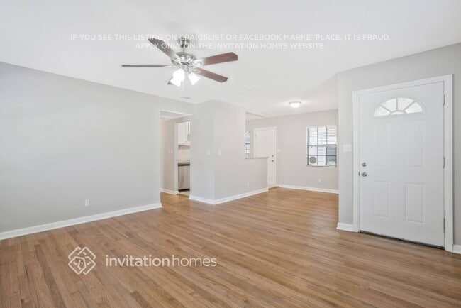 Photo - 3226 College St