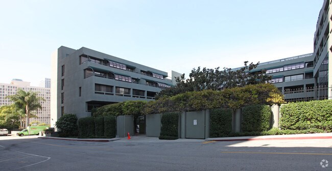 Photo - Promenade West