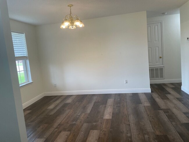 Photo - 1797 Cedrus Ln