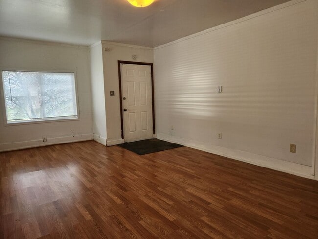Photo - 1155 Grant St