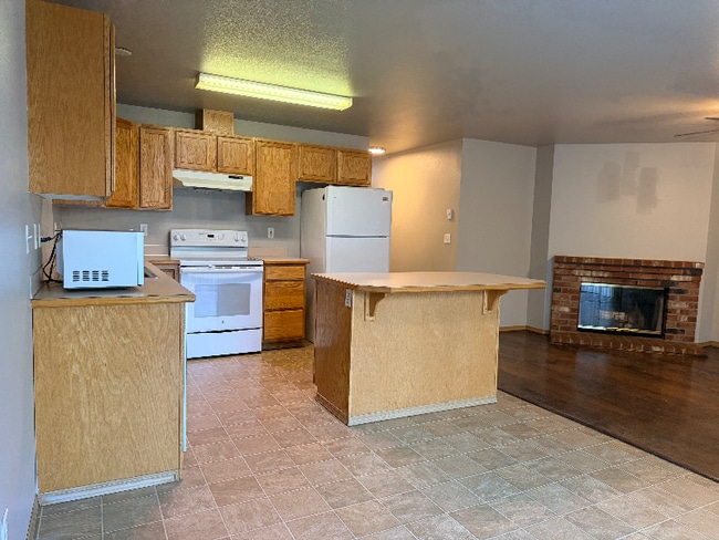 Photo - 9806 10th Ave E