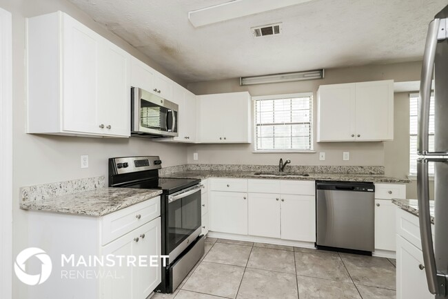 Photo - 170 Southmoor Cir